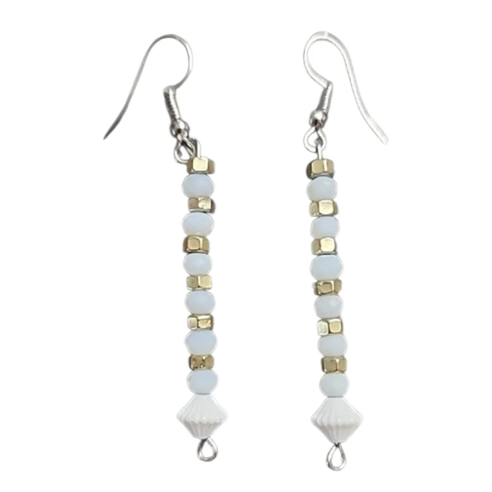 💥4 for $20💥Elegant Gold and White Beaded Earrings